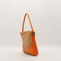 Sac Prada toile et cuir vue de trois quarts occasion authentique — AMANA Vintage