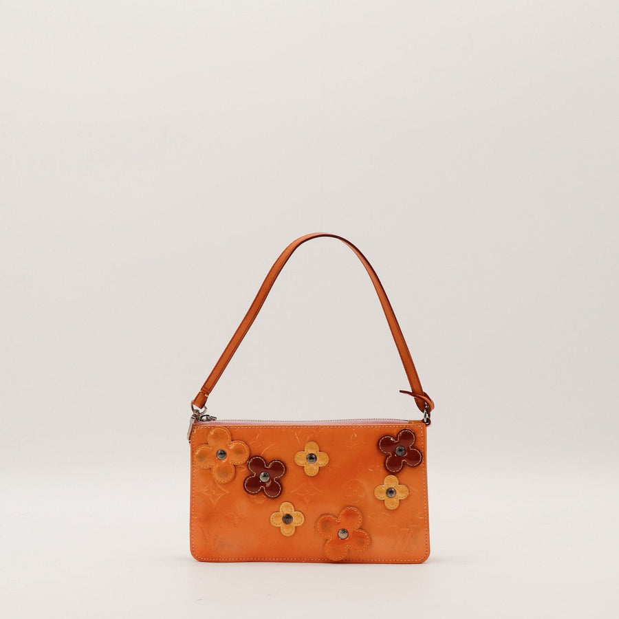 Pochette Louis Vuitton Vernis Fleurs orange vue de face occasion authentique — AMANA Vintage