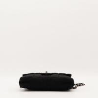 Sac Chanel Chocolate Bar satin noir vue du dessous occasion authentique — AMANA Vintage