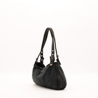 Sac Fendi Hobo noir vue de trois quarts côté droit — AMANA Vintage
