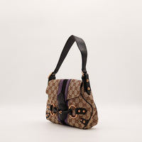 Vue de trois quarts Gucci Hobo Horsebit monogramme bandoulière noire dorée rose — AMANA Vintage