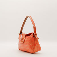 Sac Fendi Zucchino rouge vue de trois quarts boucle FF dorée occasion authentique — AMANA Vintage