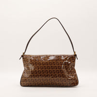 Dos du sac Fendi Mamma Baguette avec revêtement enduit usé — AMANA Vintage