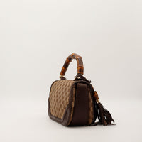 Vue de trois quarts arriere sac Gucci Tote Bag Bambou avec bandouliere occasion — AMANA Vintage