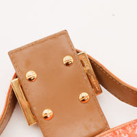 Détail attache cuir et rivets dorés Fendi — AMANA Vintage
