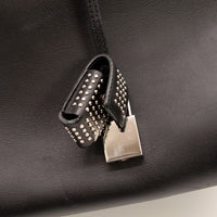 Détail cadenas clouté argenté Sac de Jour Saint Laurent — AMANA Vintage