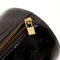 Detail cadenas et fermeture éclair dorée Louis Vuitton Bedford — AMANA Vintage