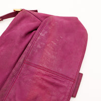 Détail rabat nubuck avec marques sac Fendi Mia — AMANA Vintage