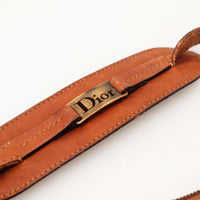 Détail épaulette signée Dior cuir cognac sac Hobo Patchwork — AMANA Vintage