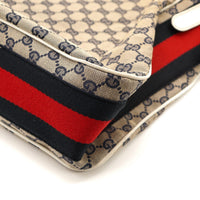Détail coin et bande Web sac Gucci Hobo Web occasion authentique — AMANA Vintage