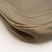 Détail coin inférieur avec frottements Gucci Indy Hobo — AMANA Vintage