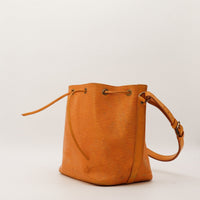 Louis Vuitton Noe Epi jaune vue de trois quarts occasion — AMANA Vintage