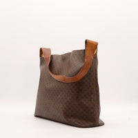Sac Hobo Celine Macadam vue de côté bandoulière cuir naturel — AMANA Vintage