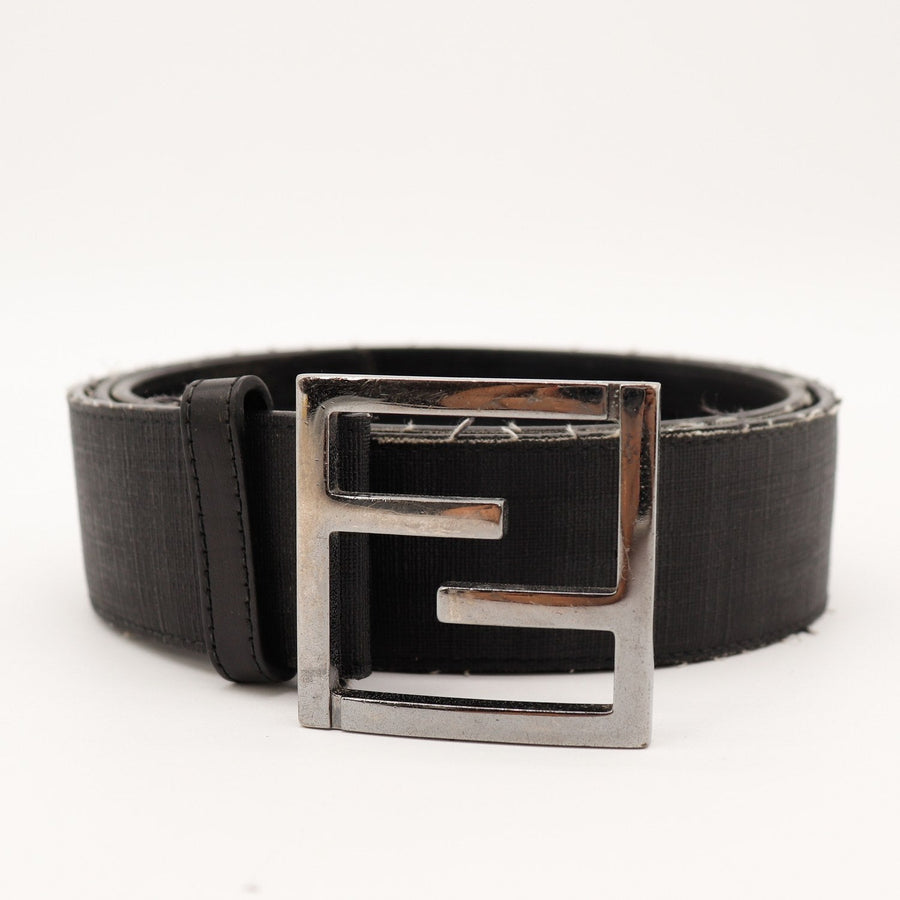 Ceinture Fendi cuir noir boucle FF argentée vue de face occasion authentique — AMANA Vintage