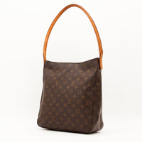 Louis Vuitton Looping GM vue trois quarts toile Monogram patine caramel — AMANA Vintage