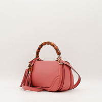 Tote Bag Bambou Gucci vue arrière avec pompon cuir rose — AMANA Vintage
