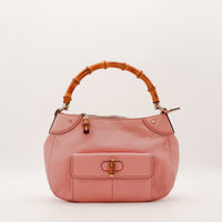 Sac Gucci Hobo Bambou cuir grainé rose vue de face occasion authentique — AMANA Vintage