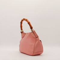 Vue de côté Gucci Hobo Bambou cuir grainé rose profil — AMANA Vintage