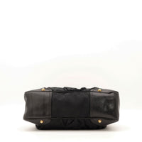 Vue du fond Gucci Indy Hobo noir pieds dorés — AMANA Vintage