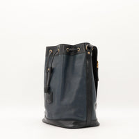 Sac seau Céline bicolore vue de trois quarts droite bandoulière cuir — AMANA Vintage