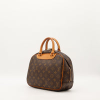 Vue de trois-quarts côté droit Louis Vuitton Trouville — AMANA Vintage