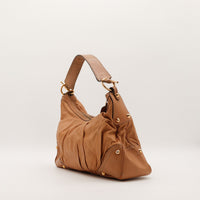 Sac Gucci Indy Hobo cuir camel vue de trois quarts arrière — AMANA Vintage