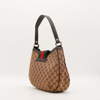 Hobo Web Gucci vue de trois quarts droit toile monogrammée bande Web — AMANA Vintage