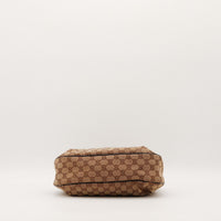 Hobo Web Gucci vue du dessous toile monogrammée fond — AMANA Vintage