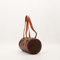 Sac Céline Papillon Macadam vue de côté format cylindrique occasion authentique — AMANA Vintage