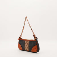 Pochette Gucci denim vue de trois quarts occasion authentique — AMANA Vintage