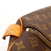 Détail fermeture éclair et tab cuir Louis Vuitton Keepall 45 occasion authentique — AMANA Vintage