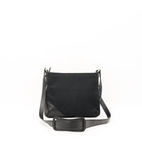 Sac Gucci Hasler noir vue de dos toile GG Canvas bandoulière occasion authentique — AMANA Vintage