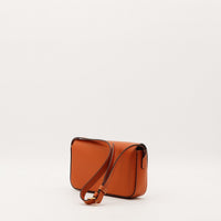 Sac Celine Triomphe cognac vue de trois quarts dos bandoulière boucle dorée — AMANA Vintage