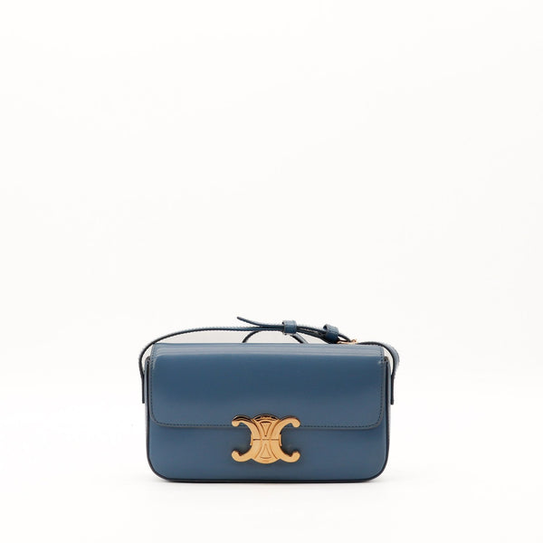 Sac Celine Triomphe cuir lisse bleu fermoir doré vue de face occasion authentique — AMANA Vintage