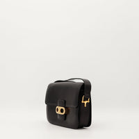 Sac Celine Triomphe cuir noir vue de trois quarts — AMANA Vintage