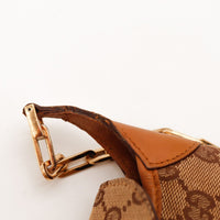 Détail attache bandoulière cuir décollé effrité Gucci Hobo occasion — AMANA Vintage
