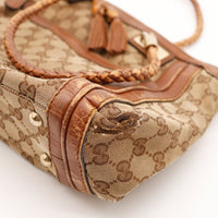 Détail coin effiloché Gucci Tote Bag Bamboo occasion authentique — AMANA Vintage