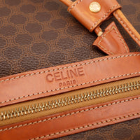 Detail bandoulière cuir gravée Celine Paris sac seau Macadam — AMANA Vintage