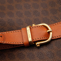 Detail boucle dorée signature Celine bandoulière sac seau Macadam — AMANA Vintage