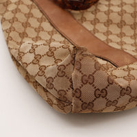 Détail coin Gucci Tote Bag Bamboo toile monogrammée occasion authentique — AMANA Vintage