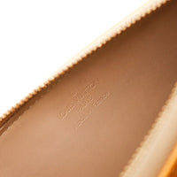 Estampille Louis Vuitton Paris made in France intérieur pochette Vernis — AMANA Vintage