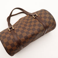 Détail bandes de cuir et anses Louis Vuitton Papillon 30 Damier Ébène — AMANA Vintage