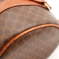 Détail frottements sur le lisère cuir du sac Céline Papillon Macadam — AMANA Vintage