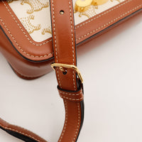 Détail bandoulière réglable Céline Triomphe Teen cuir tan — AMANA Vintage