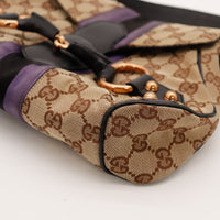 Détail angle coins inférieurs Gucci Hobo Horsebit vue rapprochée — AMANA Vintage