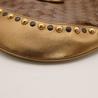 Détail dos toile monogrammée cristal et cuir doré Hobo Gucci Babouska — AMANA Vintage