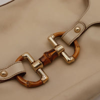 Détail éléments bambou fermoir Horsebit Gucci vue rapprochée — AMANA Vintage