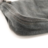 Détail coin inférieur sac Fendi Hobo velours noir — AMANA Vintage