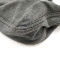 Détail coin inférieur gauche sac Fendi Hobo velours noir — AMANA Vintage