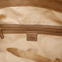 Hobo Bambou Gucci intérieur poche zippée cuir grainé taupe Gucci made in Italy — AMANA Vintage